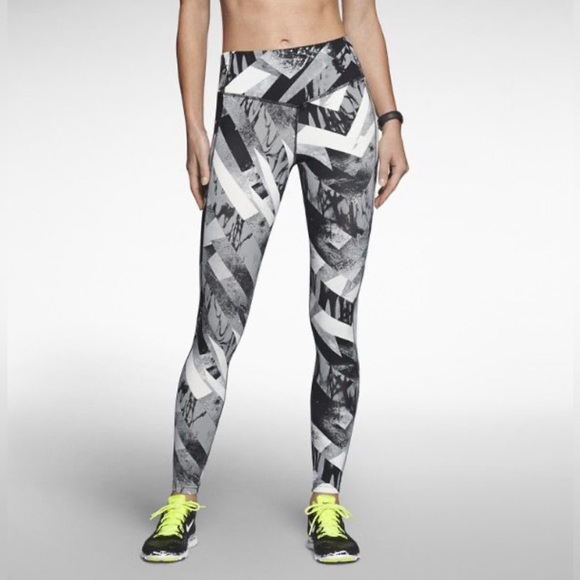 Nike Pants - NIKE Dri-Fit Power Legend Botanical fresh printed leggings High Rise